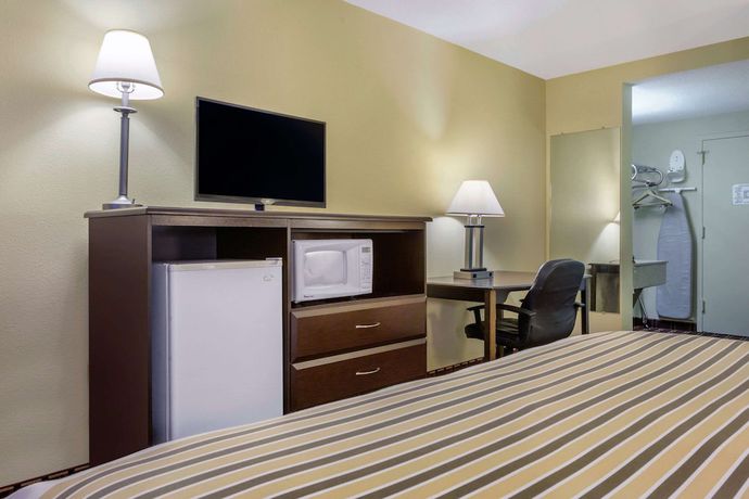 Imagen de la habitación del Hotel Econo Lodge Inn And Suites Triadelphia - Wheeling. Foto 4