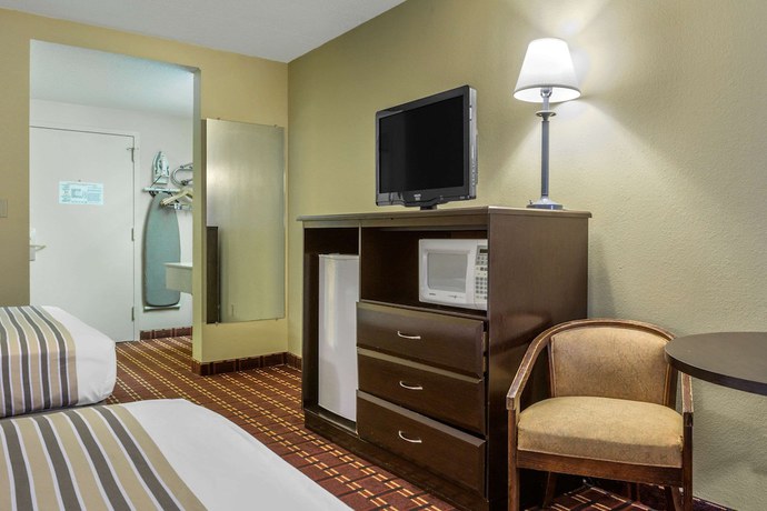 Imagen de la habitación del Hotel Econo Lodge Inn And Suites Triadelphia - Wheeling. Foto 7