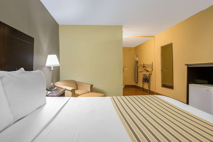 Imagen de la habitación del Hotel Econo Lodge Inn And Suites Triadelphia - Wheeling. Foto 15