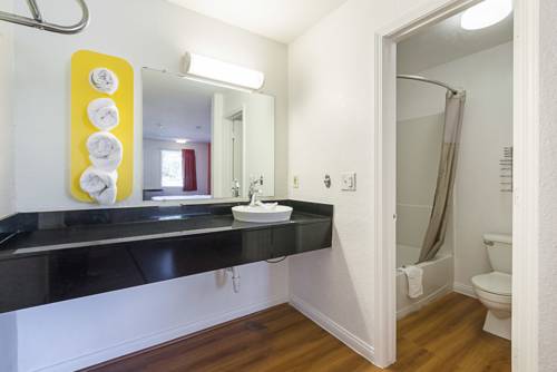 Imagen de la habitación del Hotel Econo Lodge Inn & Suites, Columbus. Foto 3