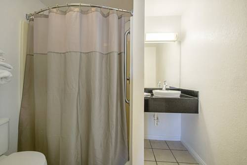 Imagen de la habitación del Hotel Econo Lodge Inn & Suites, Columbus. Foto 5