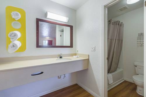 Imagen de la habitación del Hotel Econo Lodge Inn & Suites, Columbus. Foto 6