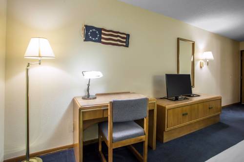 Imagen de la habitación del Hotel Econo Lodge Inn & Suites Dubuque. Foto 9
