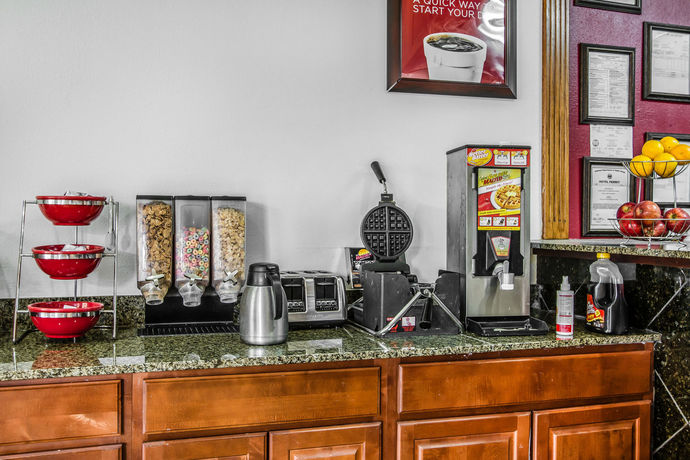 Imagen del bar/restaurante del Hotel Econo Lodge Inn & Suites Enterprise. Foto 5