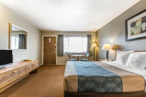 Imagen de la habitación del Hotel Econo Lodge Inn & Suites. Foto 3