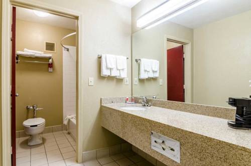 Imagen general del Hotel Econo Lodge Inn & Suites I-35 At Shawnee Mission. Foto 1