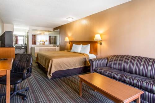 Imagen de la habitación del Hotel Econo Lodge Inn & Suites Near Bricktown. Foto 11