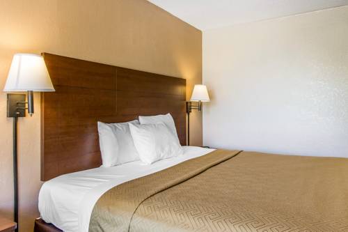 Imagen de la habitación del Hotel Econo Lodge Inn & Suites Near Bricktown. Foto 15