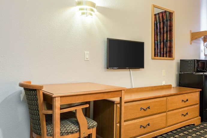 Imagen de la habitación del Hotel Econo Lodge Inn & Suites Peoria Illinois. Foto 5