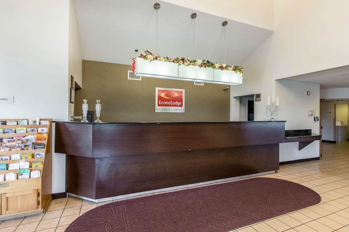 Imagen de los interiores del Hotel Econo Lodge Inn & Suites Peoria Illinois. Foto 16