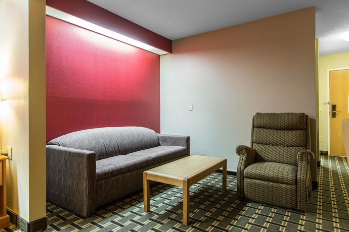 Imagen de la habitación del Hotel Econo Lodge Inn & Suites Peoria Illinois. Foto 11