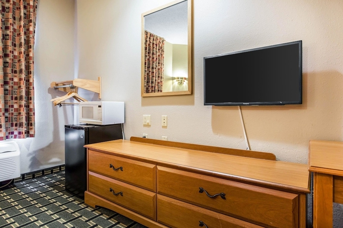 Imagen de la habitación del Hotel Econo Lodge Inn & Suites Peoria Illinois. Foto 14