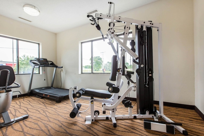 Imagen de los interiores del Hotel Econo Lodge Inn & Suites Peoria Illinois. Foto 18