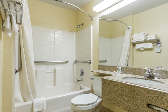 Imagen de la habitación del Hotel Econo Lodge Inn & Suites Santa Rosa South. Foto 12