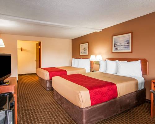 Imagen general del Hotel Econo Lodge Inn & Suites West Portland/hillsboro. Foto 1