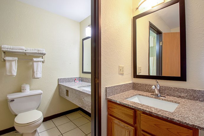 Imagen de la habitación del Hotel Econo Lodge Inn & Suites de Wisconsin Dells. Foto 7
