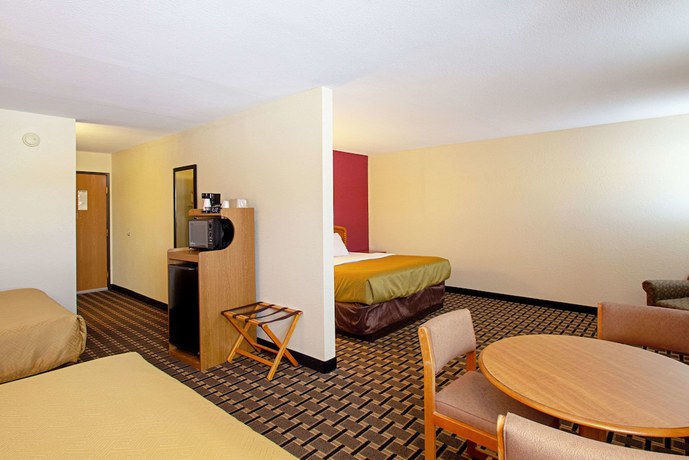 Imagen de la habitación del Hotel Econo Lodge Inn & Suites de Wisconsin Dells. Foto 15