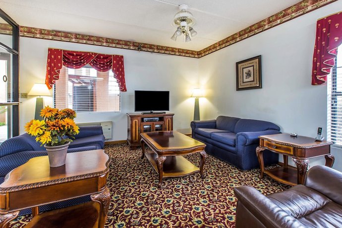 Imagen de los interiores del Hotel Econo Lodge Inn and Suites, Albany. Foto 15