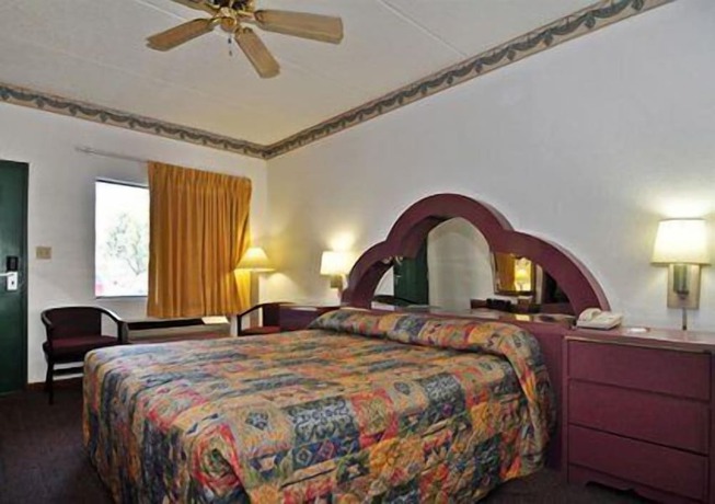 Imagen de la habitación del Hotel Econo Lodge Inn and Suites, Albany. Foto 5