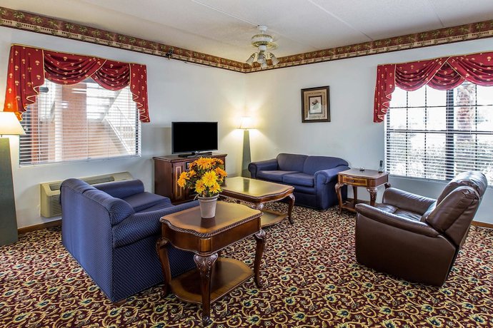 Imagen de los interiores del Hotel Econo Lodge Inn and Suites, Albany. Foto 17