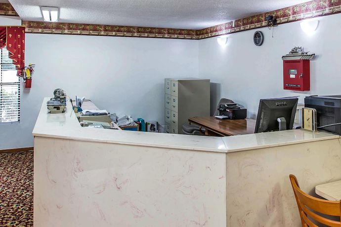 Imagen de los interiores del Hotel Econo Lodge Inn and Suites, Albany. Foto 19