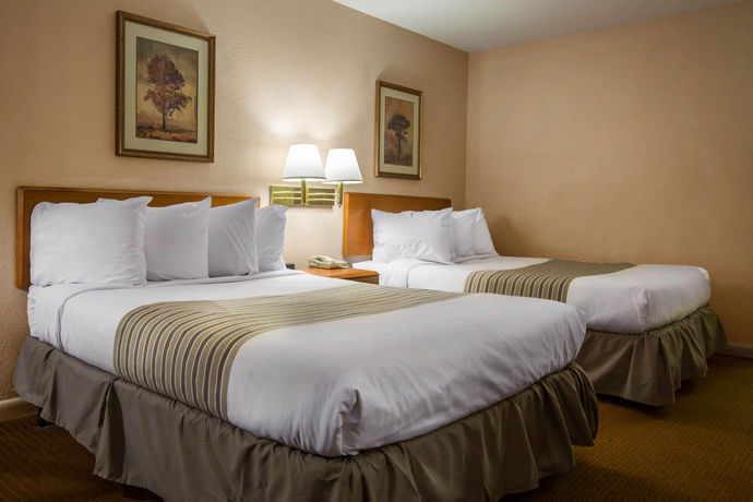 Imagen de la habitación del Hotel Econo Lodge Inn and Suites At Fort Benning. Foto 8