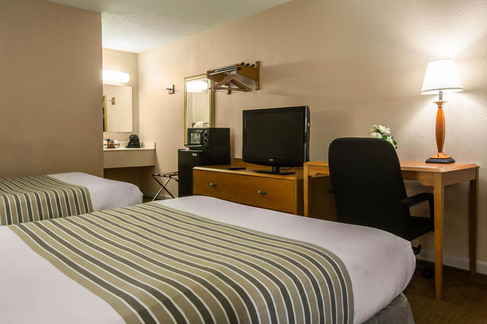 Imagen de la habitación del Hotel Econo Lodge Inn and Suites At Fort Benning. Foto 10