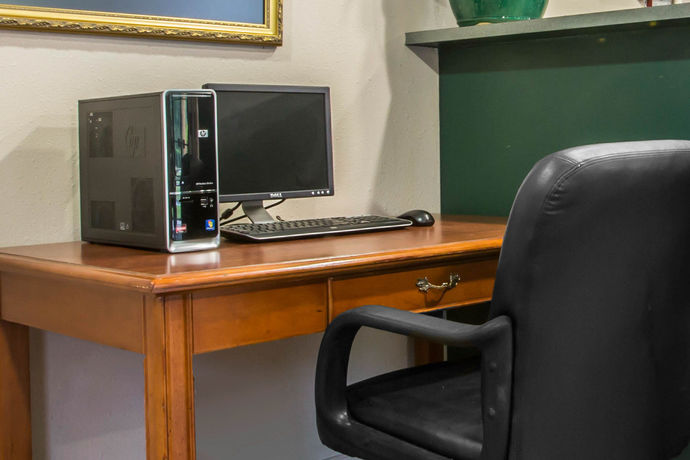 Imagen de los interiores del Hotel Econo Lodge Inn and Suites At Fort Benning. Foto 15