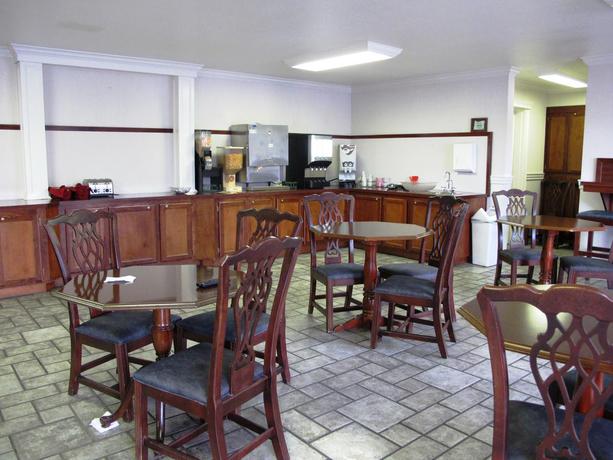 Imagen del bar/restaurante del Hotel Econo Lodge Inn and Suites Central. Foto 2