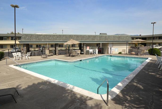 Imagen de la piscina del Hotel Econo Lodge Inn and Suites Central. Foto 12