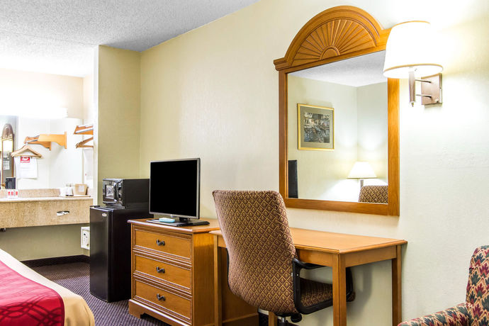 Imagen de la habitación del Hotel Econo Lodge Inn and Suites, Clarksville. Foto 3