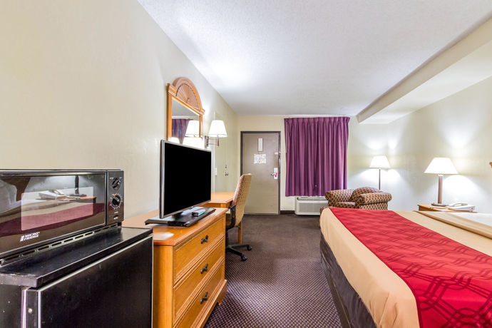 Imagen de la habitación del Hotel Econo Lodge Inn and Suites, Clarksville. Foto 12