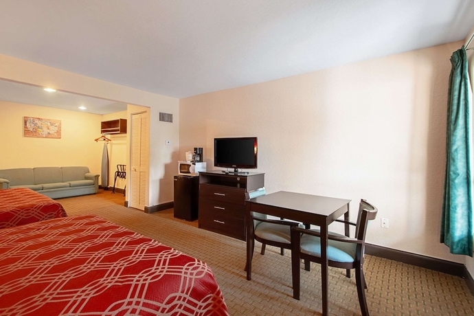 Imagen de la habitación del Hotel Econo Lodge Inn and Suites, Clearwater . Foto 15