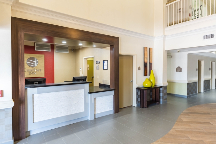 Imagen de los interiores del Hotel Econo Lodge Inn and Suites East. Foto 10
