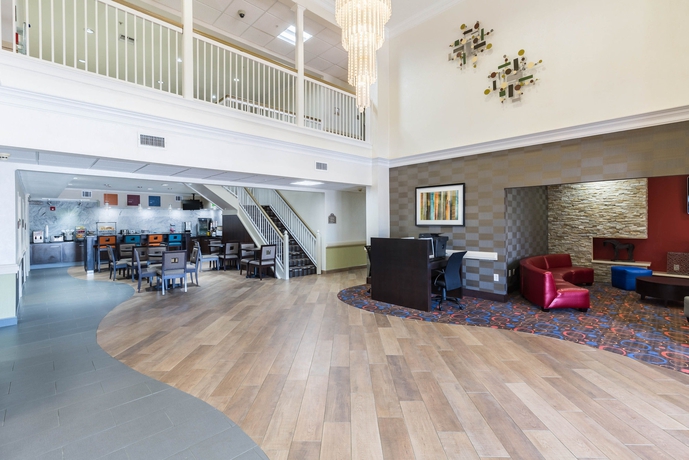 Imagen de los interiores del Hotel Econo Lodge Inn and Suites East. Foto 13