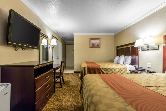 Imagen de la habitación del Hotel Econo Lodge Inn and Suites Fallbrook Downtown. Foto 5