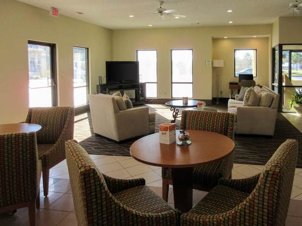 Imagen de los interiores del Hotel Econo Lodge Inn and Suites Hardeeville I-95. Foto 12