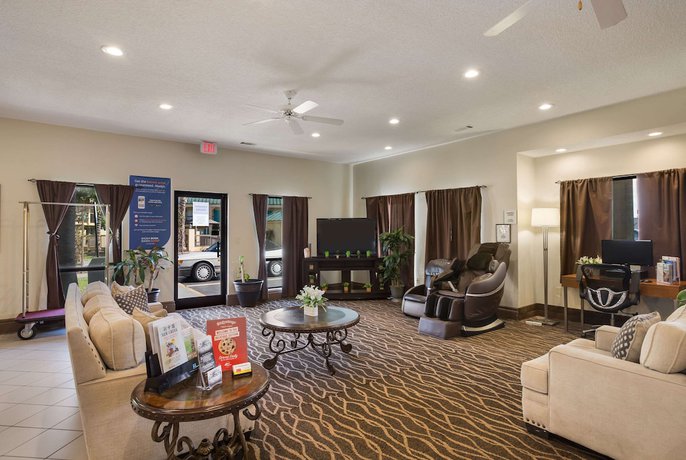 Imagen de los interiores del Hotel Econo Lodge Inn and Suites Hardeeville I-95. Foto 14