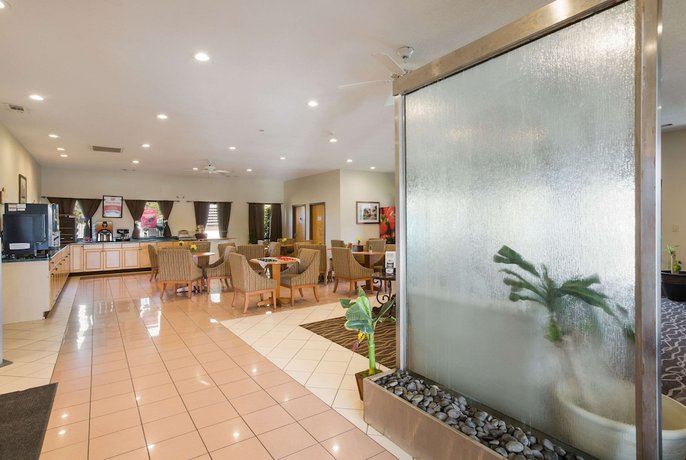 Imagen de los interiores del Hotel Econo Lodge Inn and Suites Hardeeville I-95. Foto 16