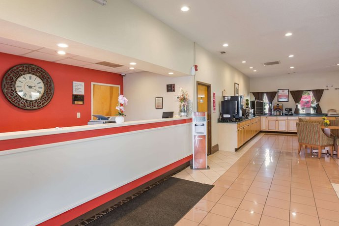 Imagen de los interiores del Hotel Econo Lodge Inn and Suites Hardeeville I-95. Foto 18