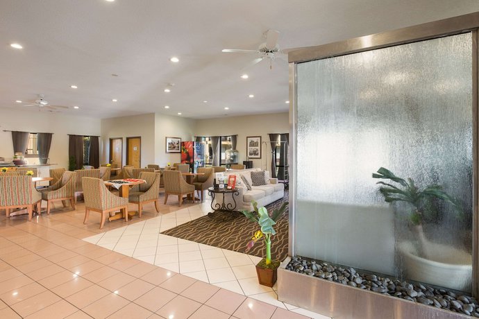 Imagen de los interiores del Hotel Econo Lodge Inn and Suites Hardeeville I-95. Foto 19