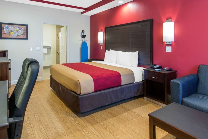 Imagen de la habitación del Hotel Econo Lodge Inn and Suites Houston Willowbrook. Foto 4