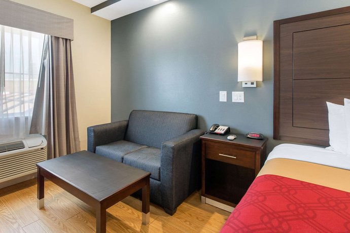 Imagen de la habitación del Hotel Econo Lodge Inn and Suites Houston Willowbrook. Foto 8