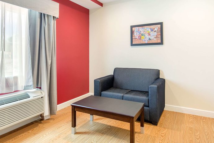 Imagen de la habitación del Hotel Econo Lodge Inn and Suites Houston Willowbrook. Foto 12