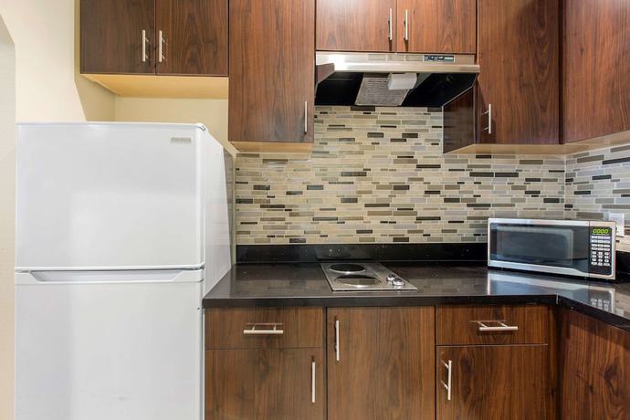 Imagen de la habitación del Hotel Econo Lodge Inn and Suites Houston Willowbrook. Foto 14
