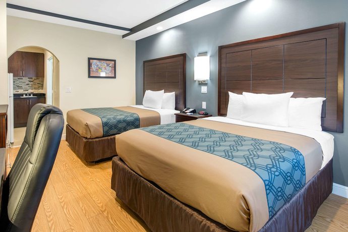 Imagen de la habitación del Hotel Econo Lodge Inn and Suites Houston Willowbrook. Foto 17