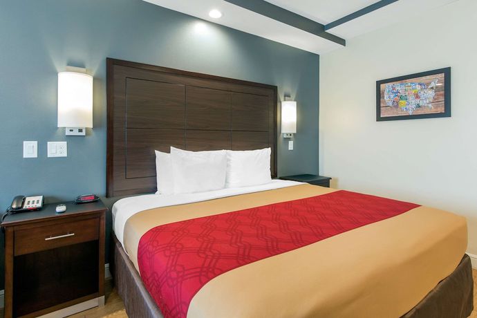 Imagen de la habitación del Hotel Econo Lodge Inn and Suites Houston Willowbrook. Foto 18
