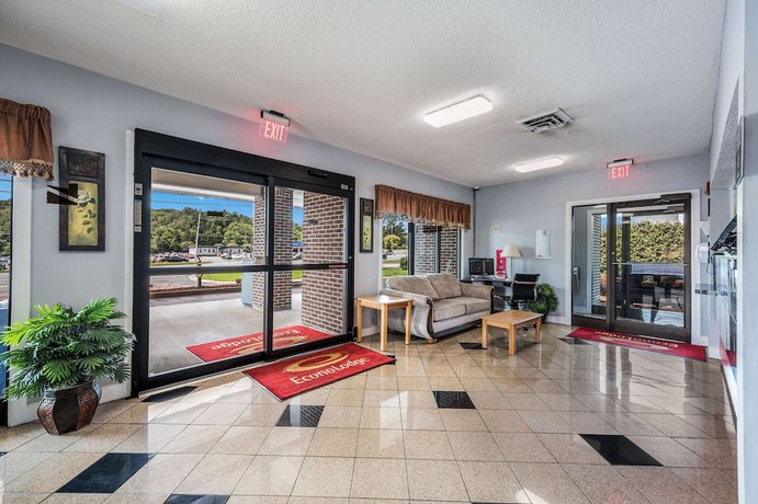 Imagen de los interiores del Hotel Econo Lodge Inn and Suites Huntsville University Area. Foto 18
