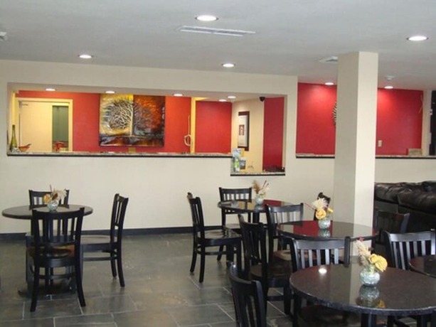 Imagen del bar/restaurante del Hotel Econo Lodge Inn and Suites, Jackson. Foto 2