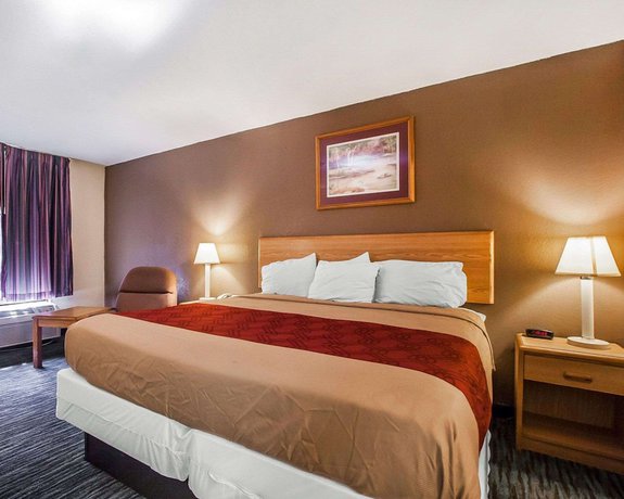 Imagen de la habitación del Hotel Econo Lodge Inn and Suites, Jackson. Foto 8
